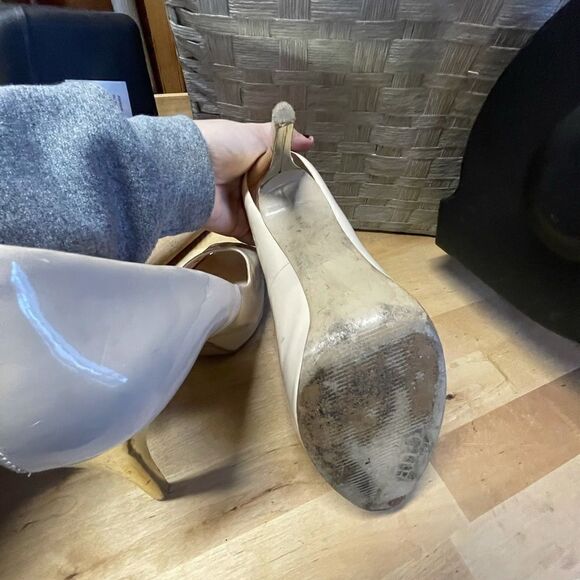 Guess Patton Leather Pumps Nude with Gold Heel - Picture 6 of 8